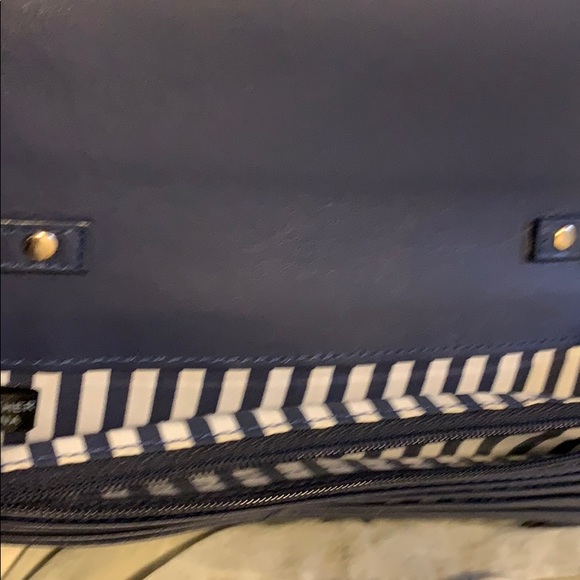 5 for 20.00 Halogen crossbody wallet - Picture 5 of 8